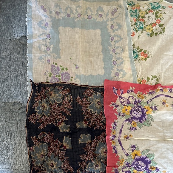 Lot of 6 Vintage Women Floral Print Handkerchiefs - Picture 2 of 10